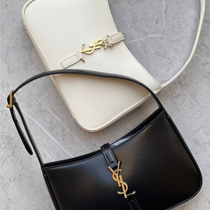 Le 5 à 7 Saint Laurent